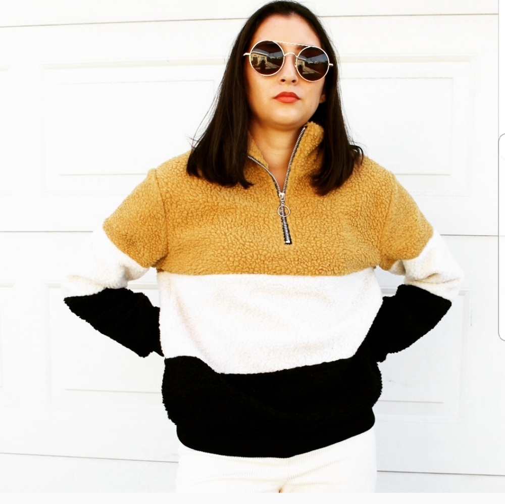 🚨END OF SUMMER SALE// Fluffy Yellow Pullover - Picture 2 of 7
